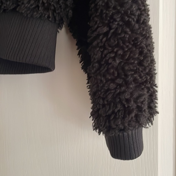 Zara black short bomber style Teddy coat size Large - Picture 6 of 8